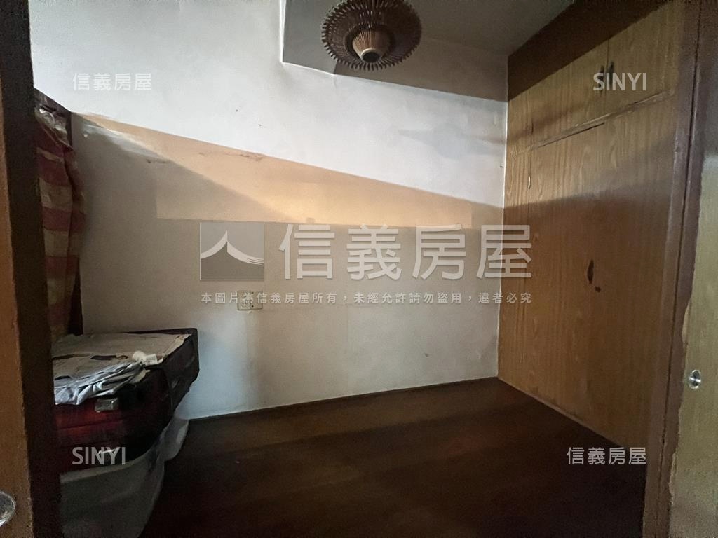 華聲街精品２樓房屋室內格局與周邊環境