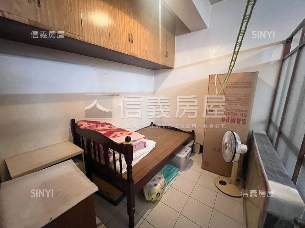 華聲街精品２樓房屋室內格局與周邊環境