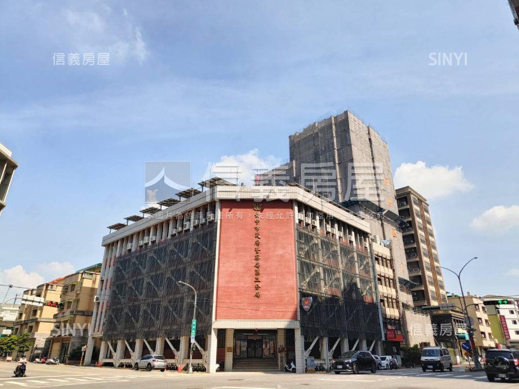 近國圖館女王萬歲附車位房屋室內格局與周邊環境