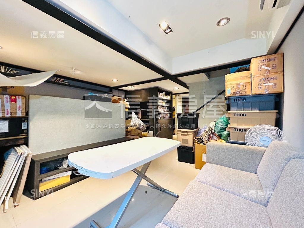 ＭＩＨＯ美秀館精美挑高房屋室內格局與周邊環境