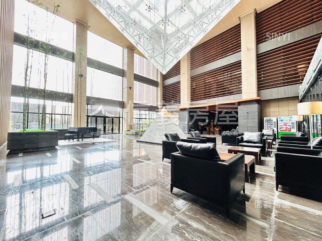 ＭＩＨＯ美秀館精美挑高房屋室內格局與周邊環境