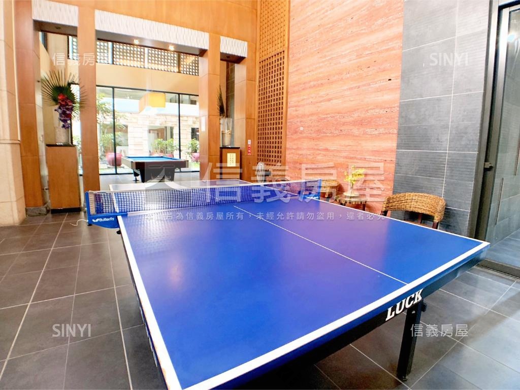 左營輕屋齡高樓三房車位房屋室內格局與周邊環境