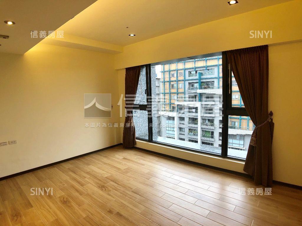 初羽燦燦三房２車位頂樓戶房屋室內格局與周邊環境