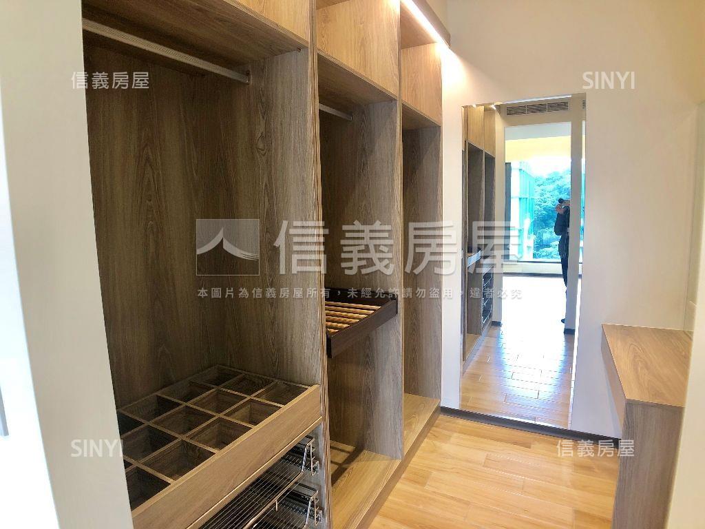 初羽燦燦三房２車位頂樓戶房屋室內格局與周邊環境