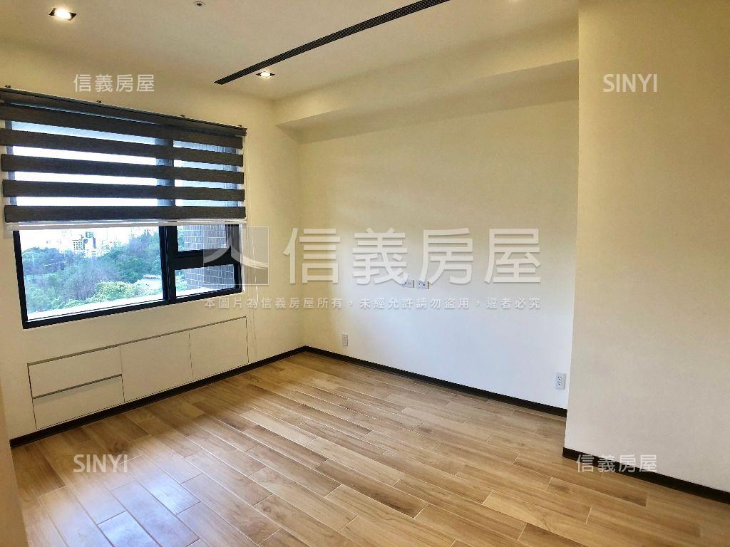 初羽燦燦三房２車位頂樓戶房屋室內格局與周邊環境