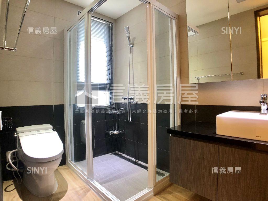 初羽燦燦三房２車位頂樓戶房屋室內格局與周邊環境