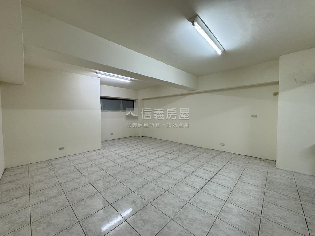 專任華興區低總價店面房屋室內格局與周邊環境