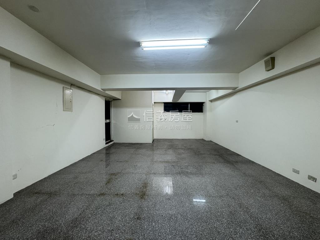 專任華興區低總價店面房屋室內格局與周邊環境