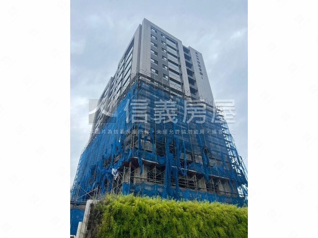 近捷運邊間明房明廳房屋室內格局與周邊環境