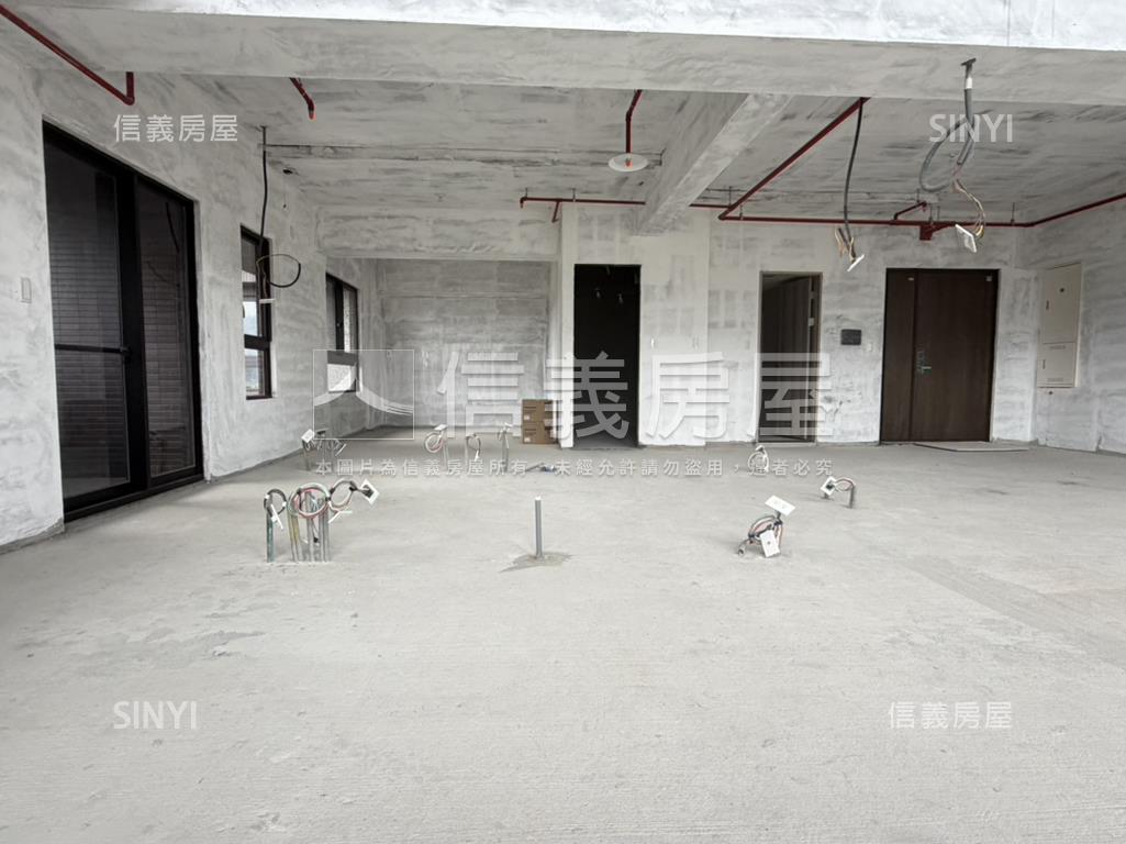 城閱屋王俯視校園房屋室內格局與周邊環境