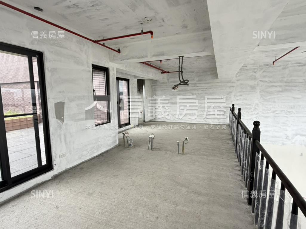 城閱屋王俯視校園房屋室內格局與周邊環境