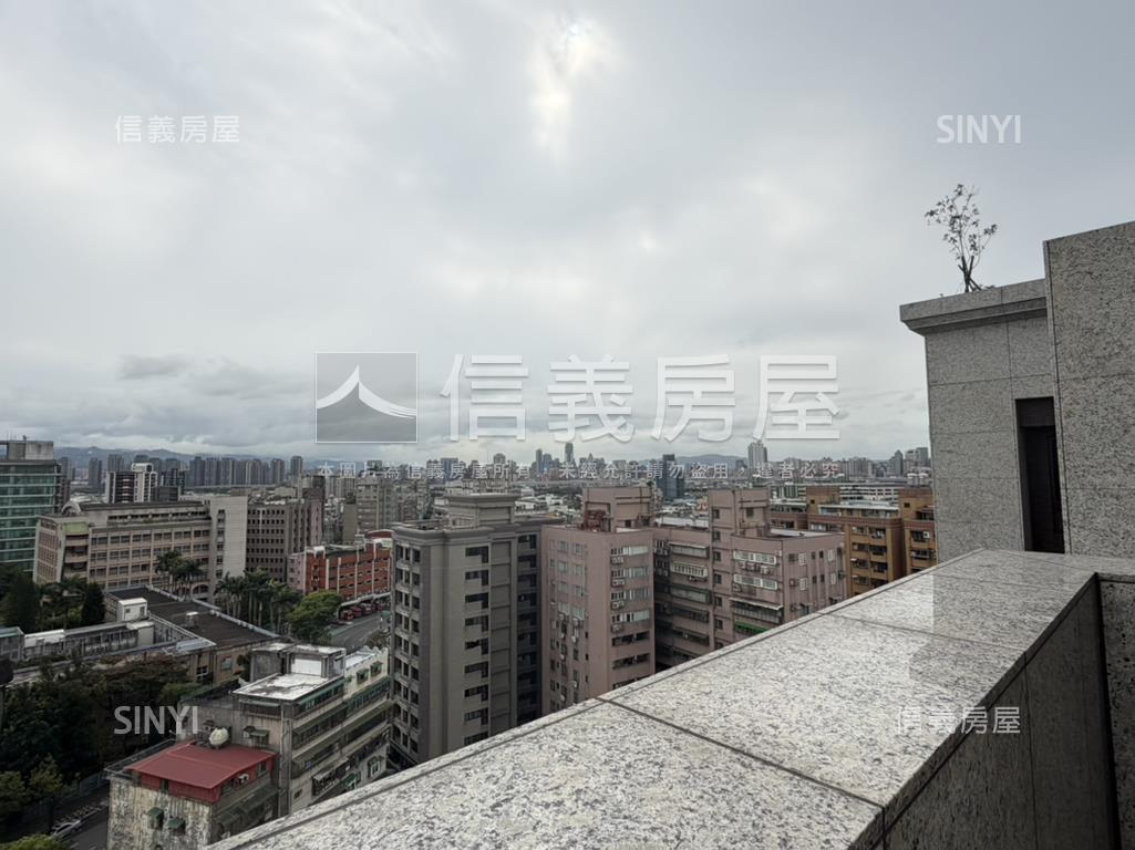 城閱屋王俯視校園房屋室內格局與周邊環境