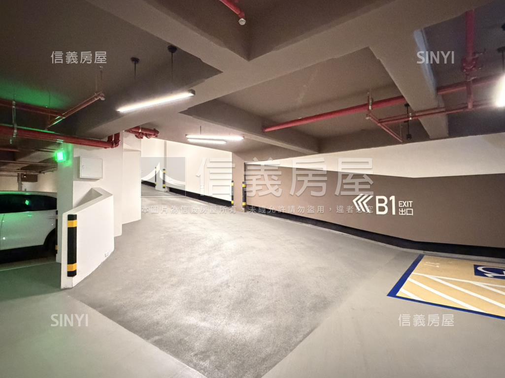 城閱屋王俯視校園房屋室內格局與周邊環境