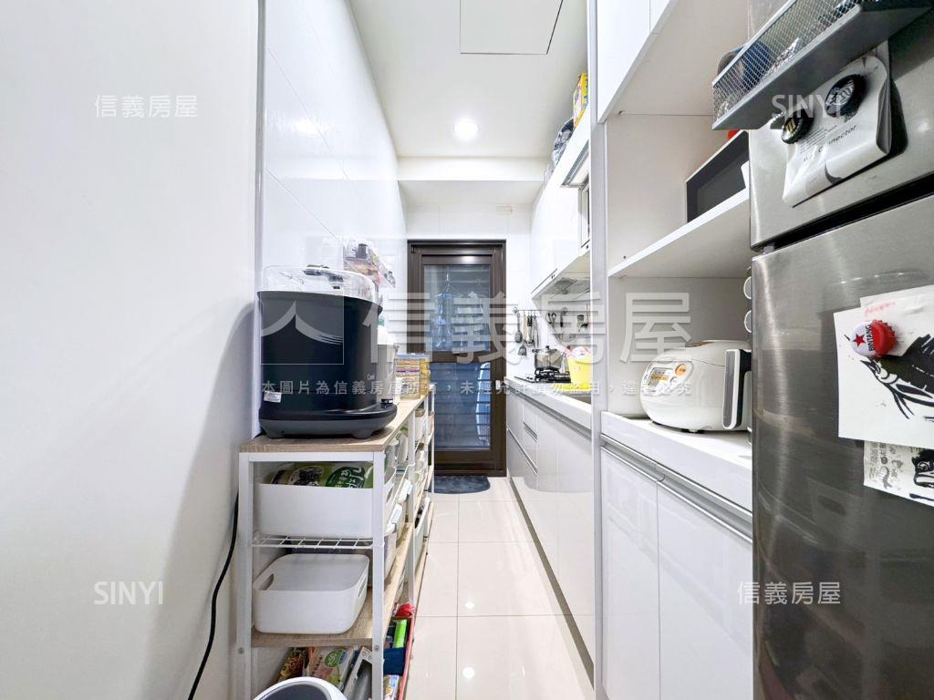 楓樹晴精美２房車位房屋室內格局與周邊環境