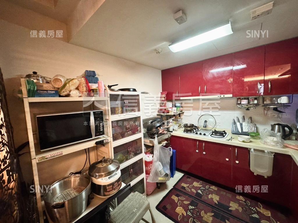 青「天蔚」藍三房平車房屋室內格局與周邊環境