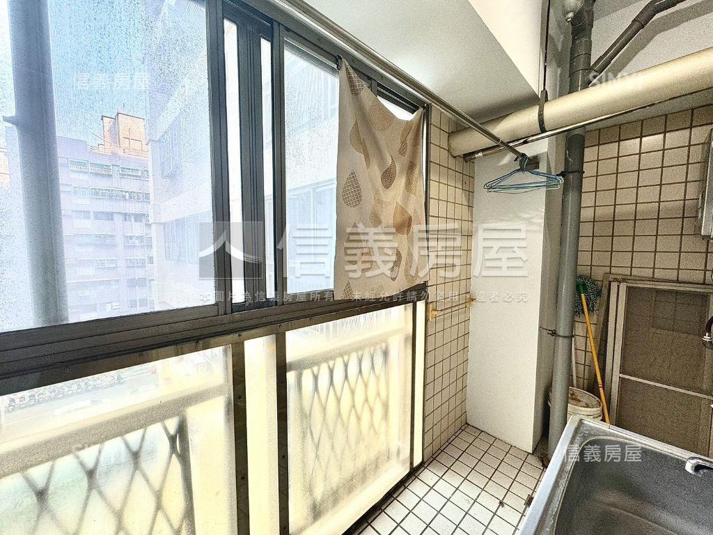 專任高鐵之星兩房兩衛房屋室內格局與周邊環境