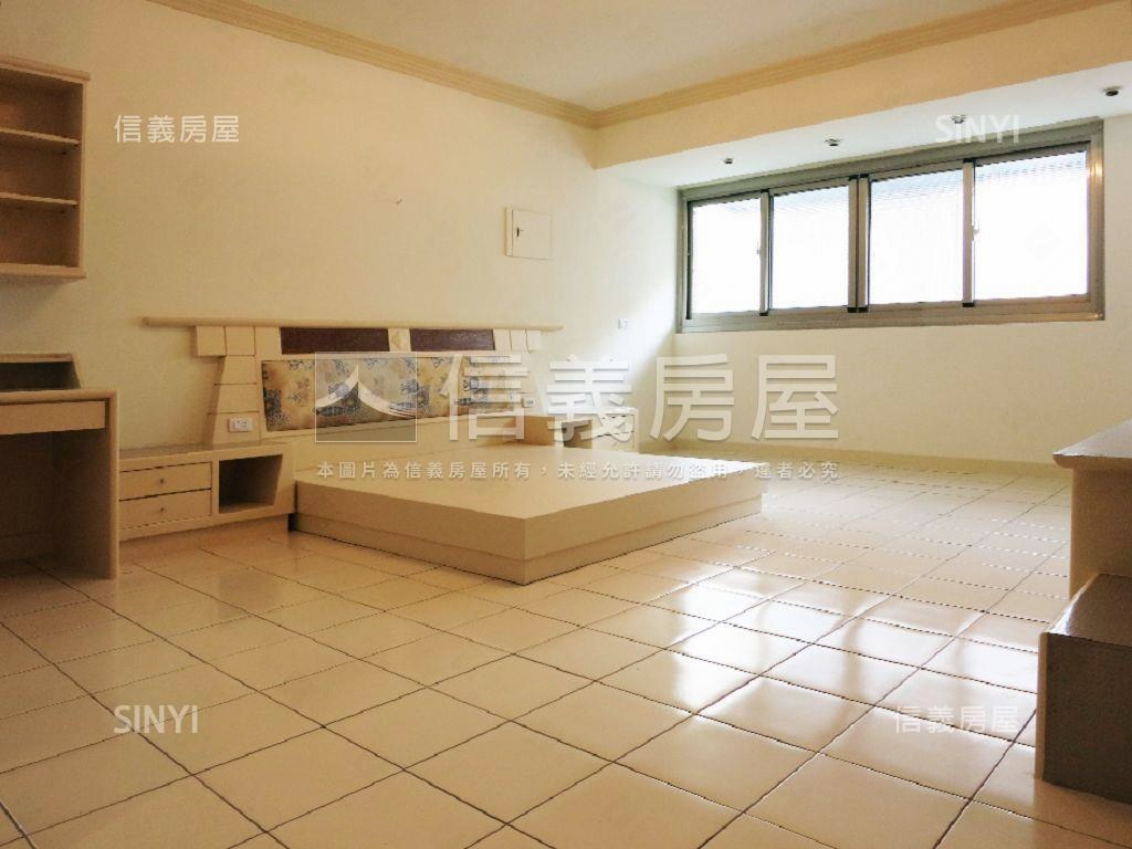 美村南路大地坪邊間透天房屋室內格局與周邊環境