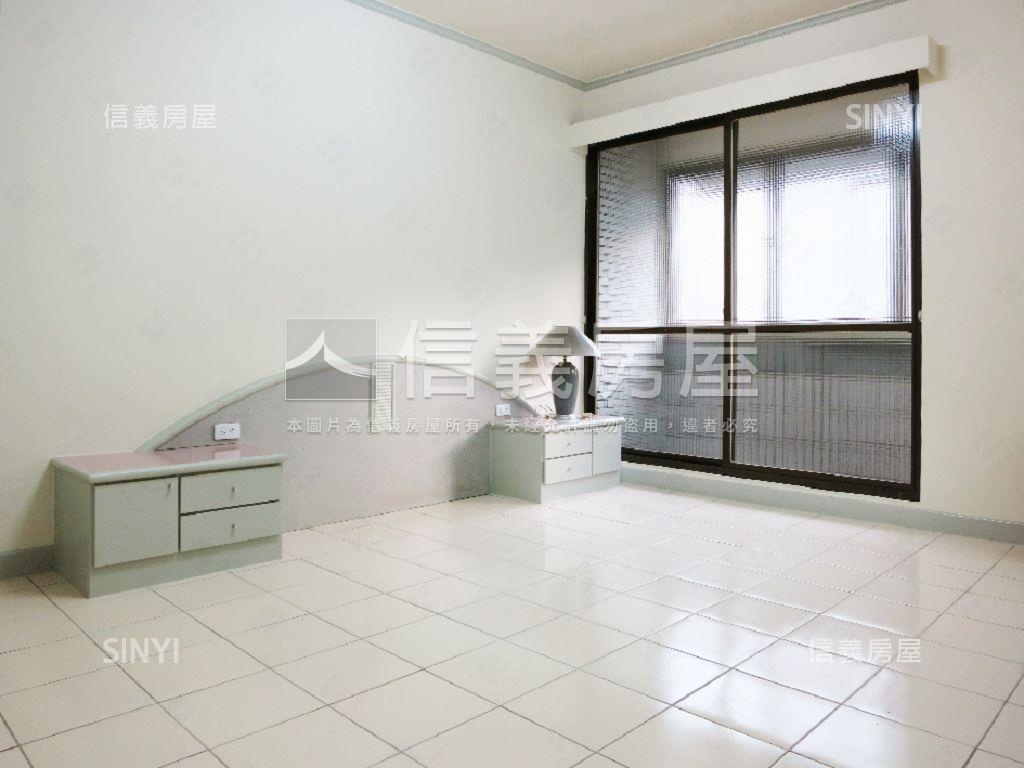 美村南路大地坪邊間透天房屋室內格局與周邊環境