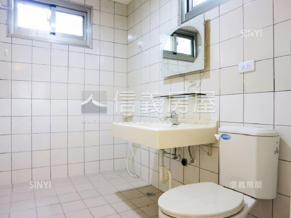 美村南路大地坪邊間透天房屋室內格局與周邊環境