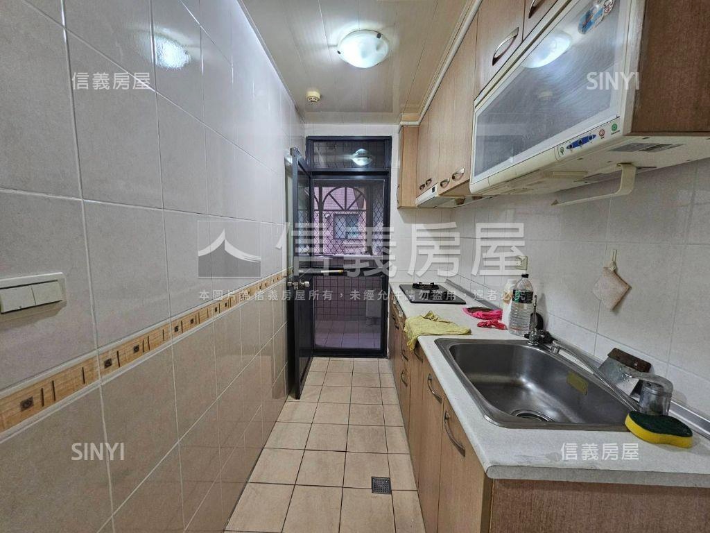 麗景中國大三房車位房屋室內格局與周邊環境