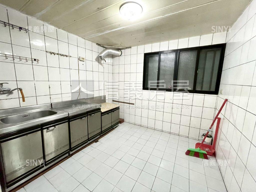 新和國小‧靜謐亮麗二樓房屋室內格局與周邊環境