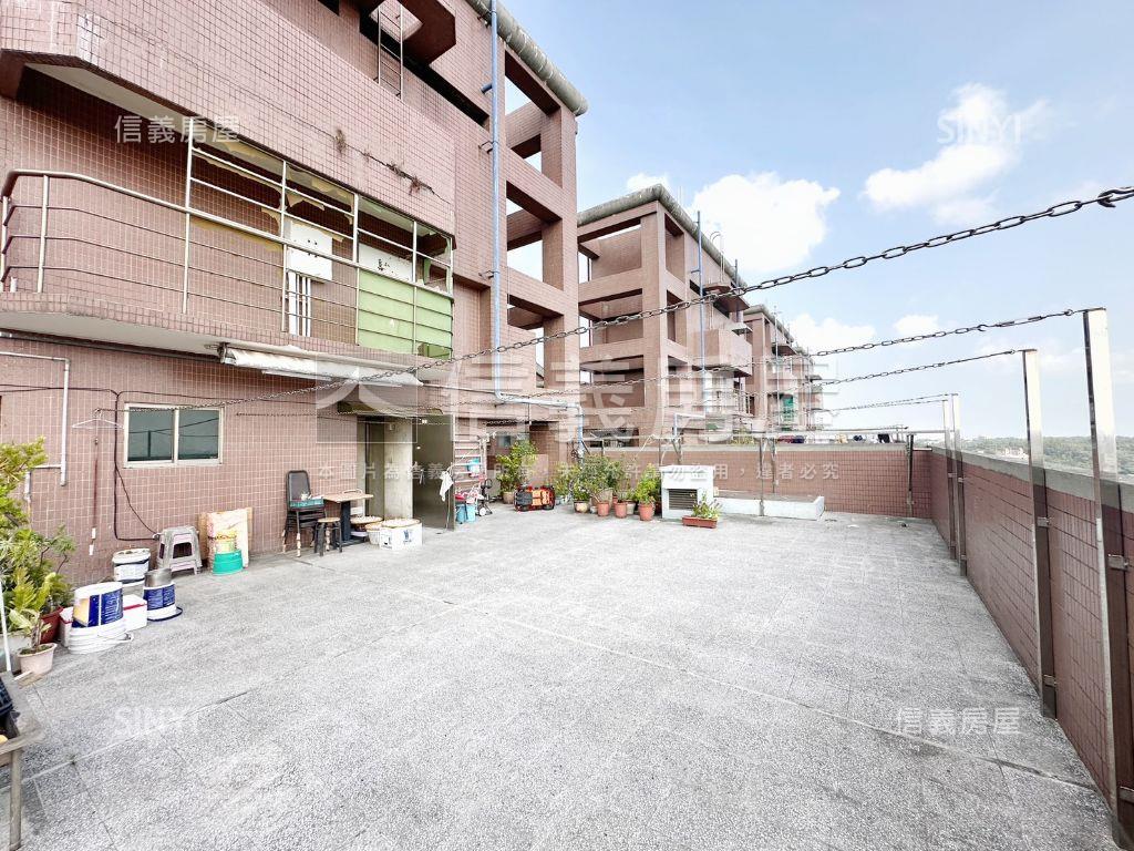 近鳳山國中低總稀有兩房房屋室內格局與周邊環境