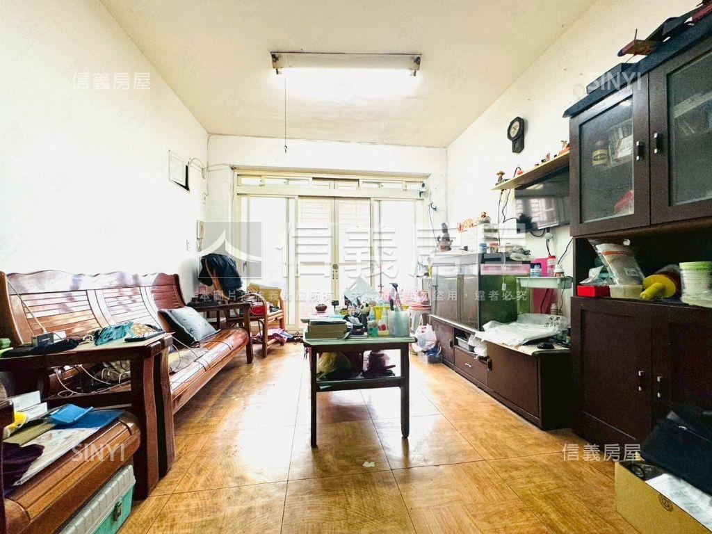 邊間方正三樓☘買服１％房屋室內格局與周邊環境