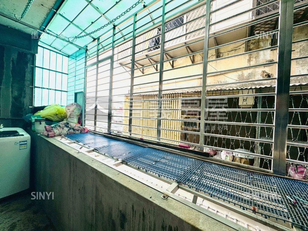 邊間方正三樓☘買服１％房屋室內格局與周邊環境