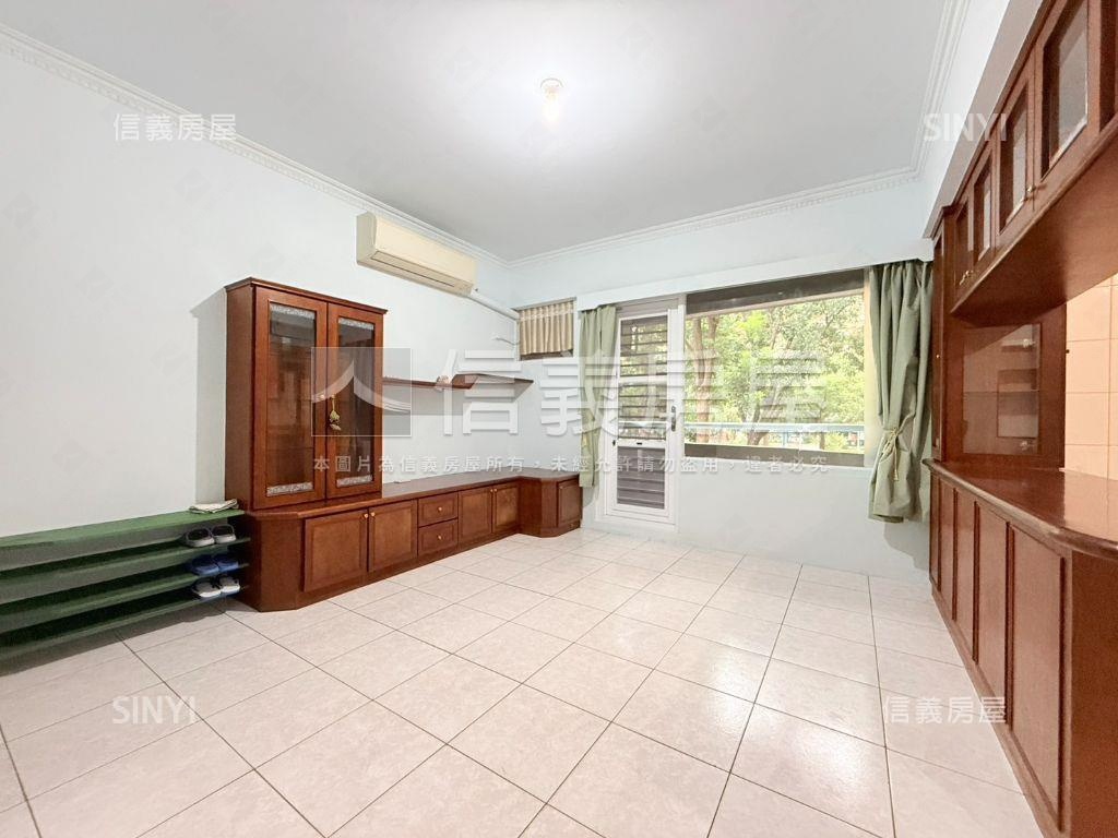 河堤公園四房平車房屋室內格局與周邊環境