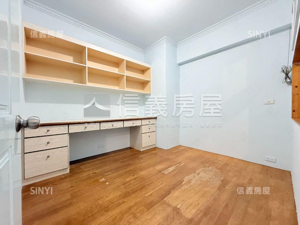 河堤公園四房平車房屋室內格局與周邊環境