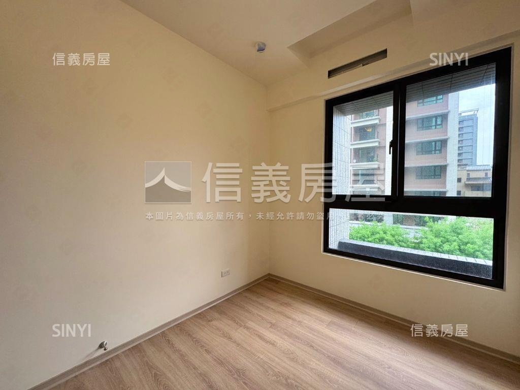 鴻承寫森三房坡平車位房屋室內格局與周邊環境