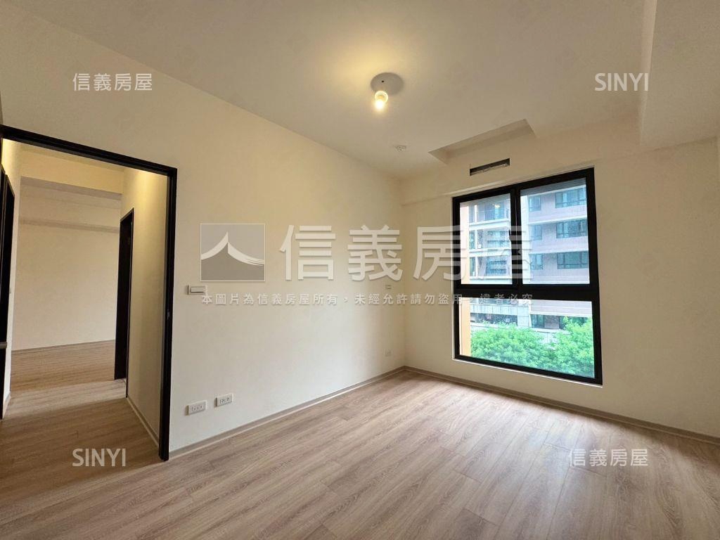 鴻承寫森三房坡平車位房屋室內格局與周邊環境
