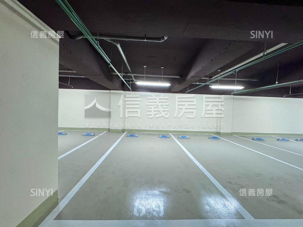 鴻承寫森三房坡平車位房屋室內格局與周邊環境