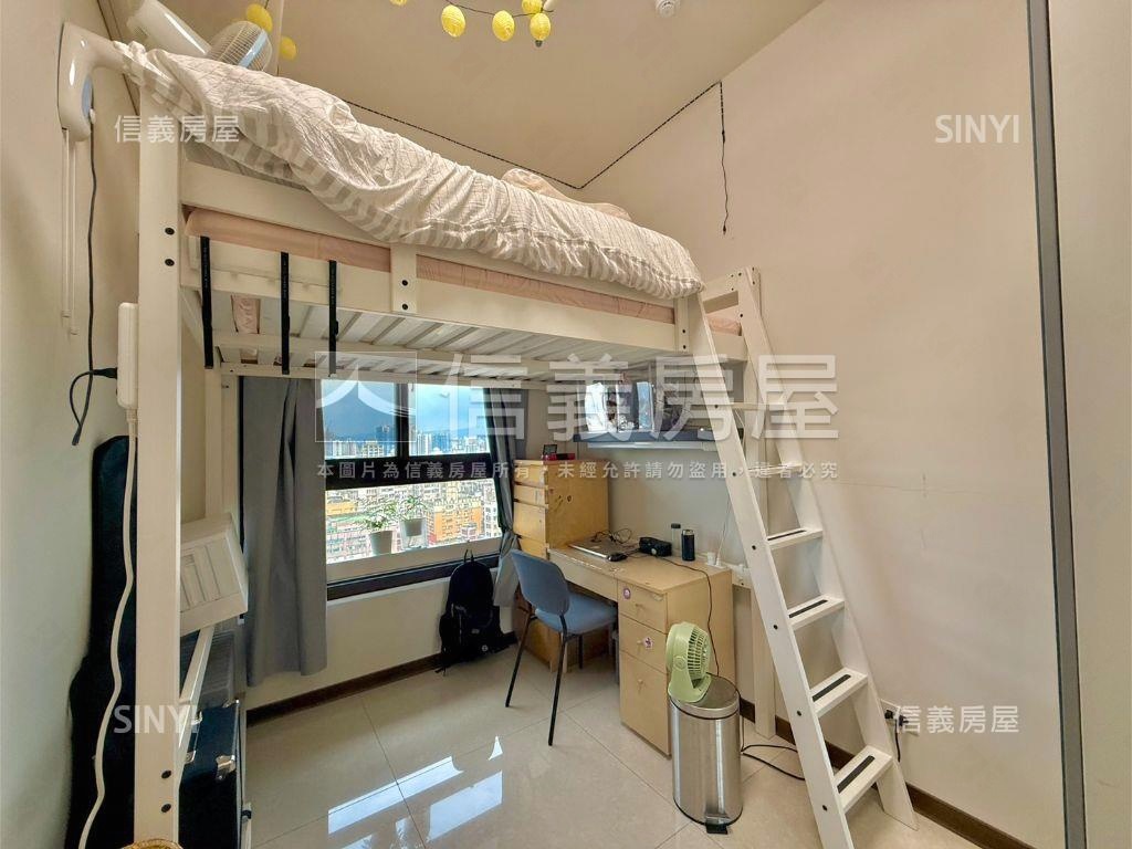 鳳凰花園高樓景觀兩房車位房屋室內格局與周邊環境