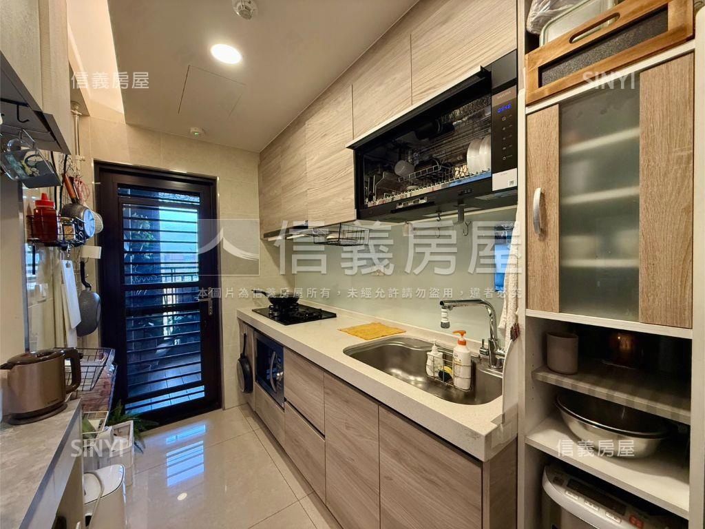 鳳凰花園高樓景觀兩房車位房屋室內格局與周邊環境