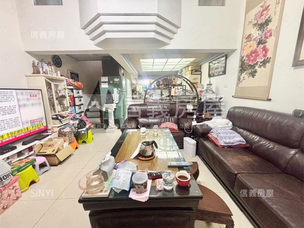 五股御史路唯美透天房屋室內格局與周邊環境