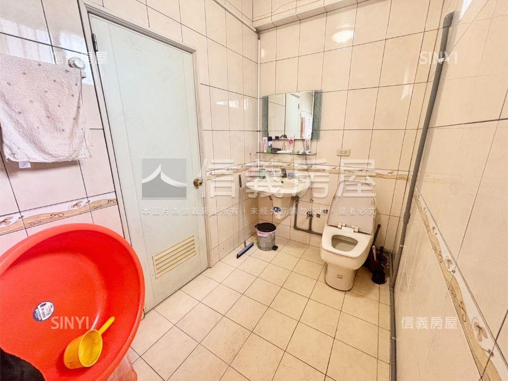 五股御史路唯美透天房屋室內格局與周邊環境
