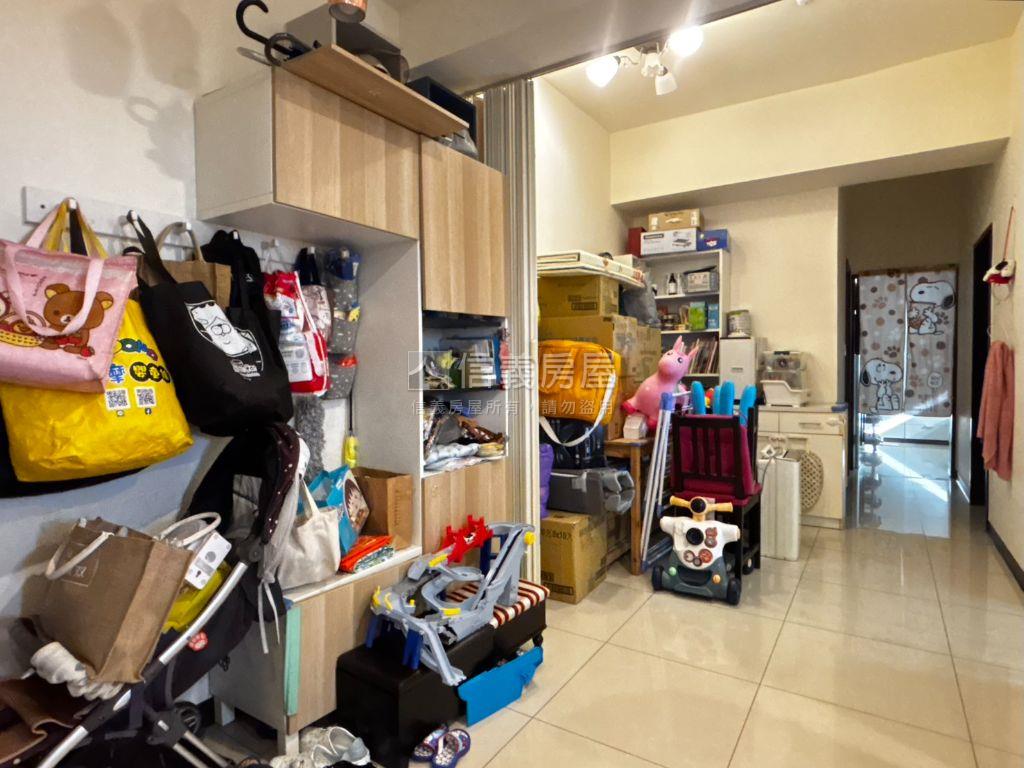 鴻築微風２房車位房屋室內格局與周邊環境