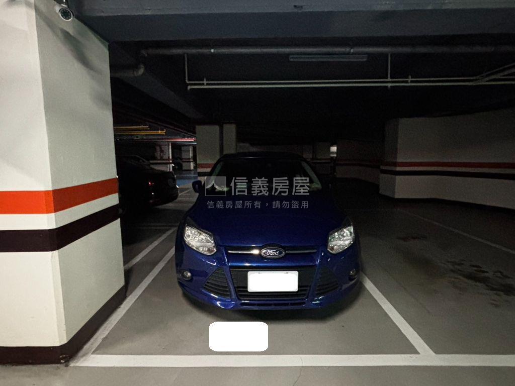 鴻築微風２房車位房屋室內格局與周邊環境