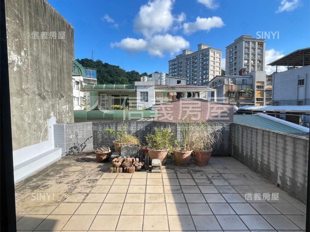 南勢角獨棟優美透天房屋室內格局與周邊環境