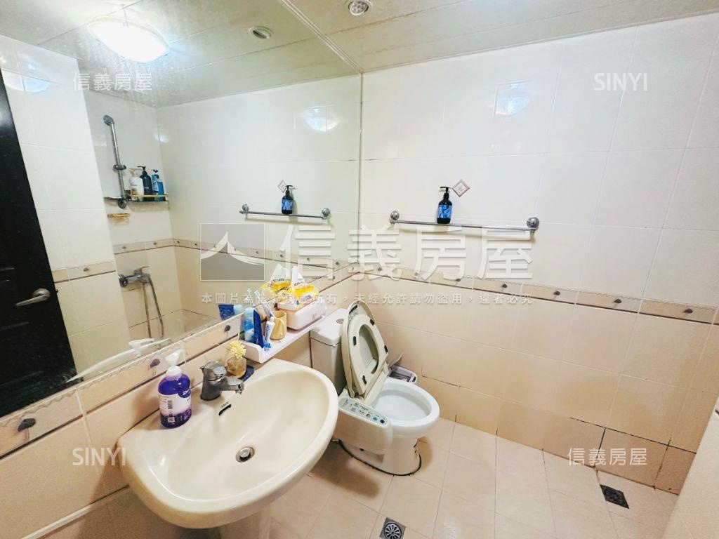 忠誠路裝潢美一樓房屋室內格局與周邊環境