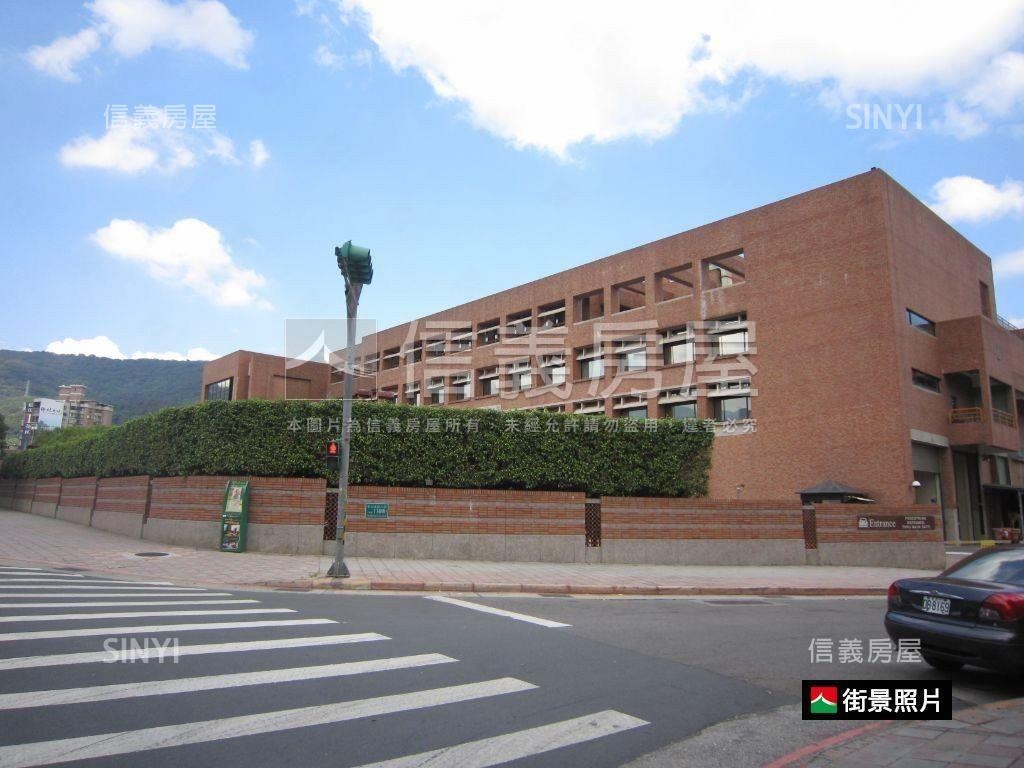忠誠路裝潢美一樓房屋室內格局與周邊環境