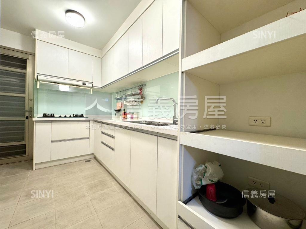 稀有中興路裝潢透天房屋室內格局與周邊環境