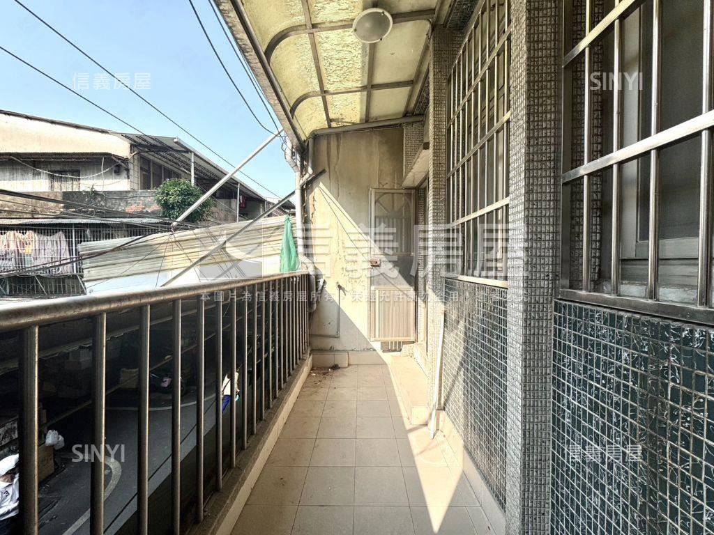 稀有中興路裝潢透天房屋室內格局與周邊環境