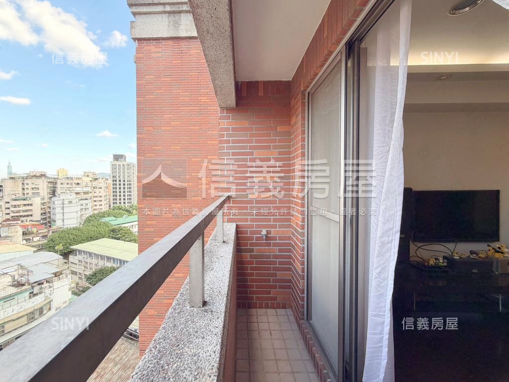 法國臻品晨曦眺望１０１房屋室內格局與周邊環境