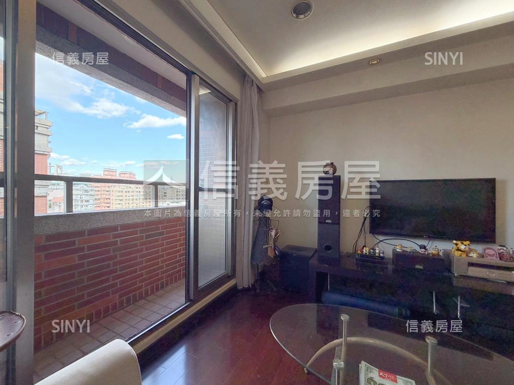 法國臻品晨曦眺望１０１房屋室內格局與周邊環境