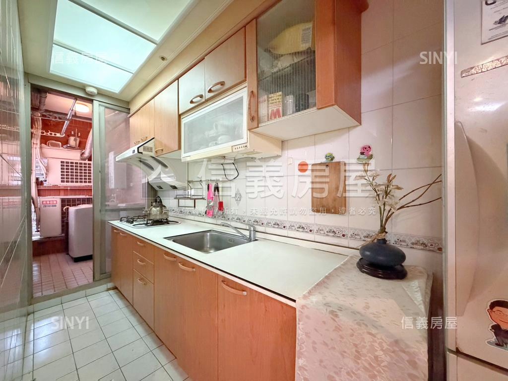 法國臻品晨曦眺望１０１房屋室內格局與周邊環境