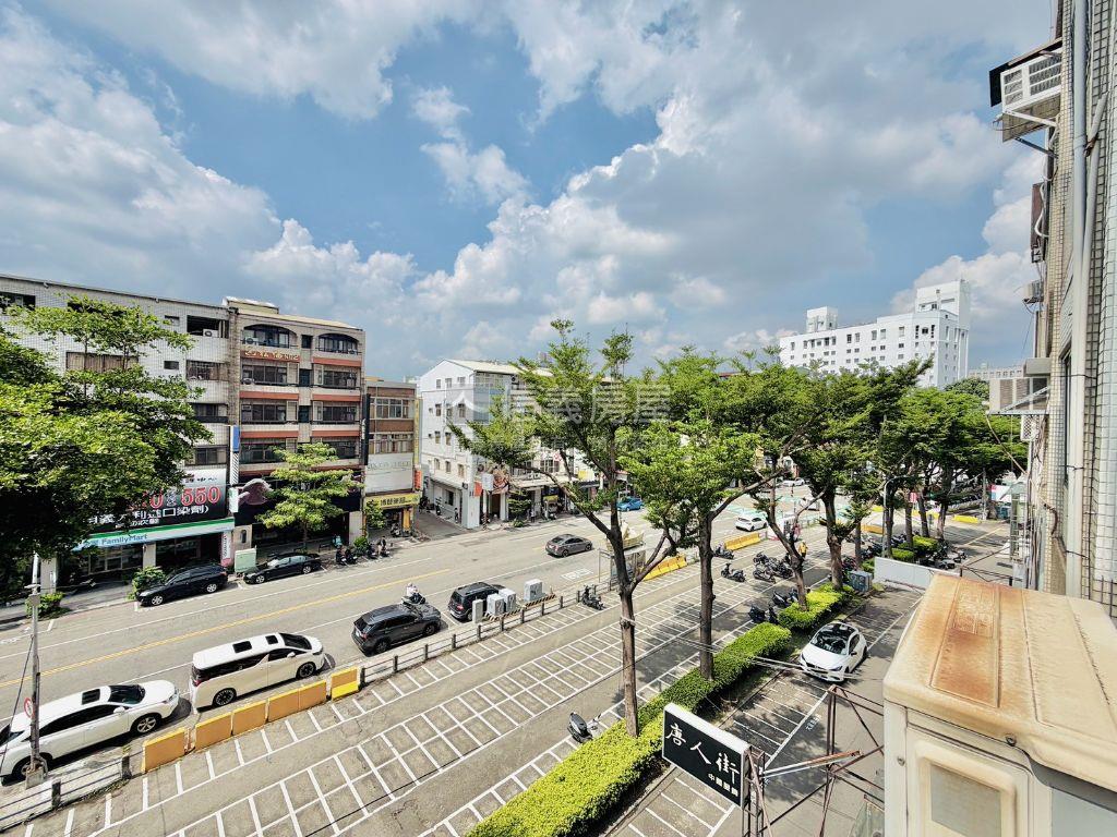 逢甲文華公寓陽台三大套房房屋室內格局與周邊環境