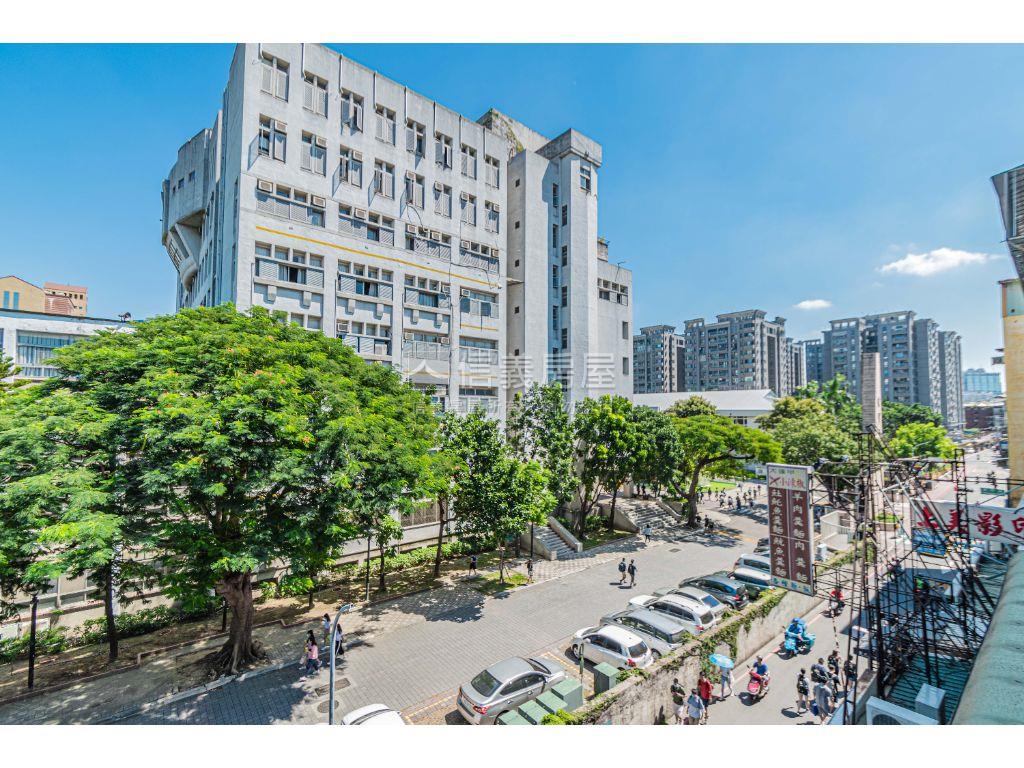 逢甲文華公寓陽台三大套房房屋室內格局與周邊環境