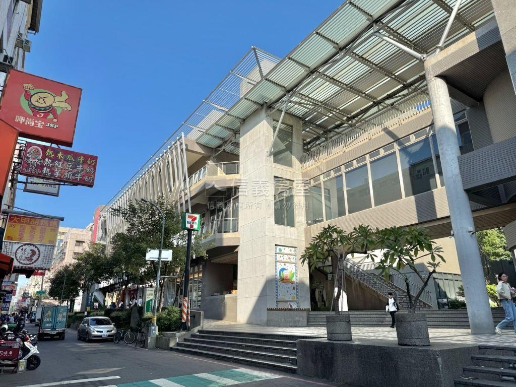 逢甲文華公寓陽台三大套房房屋室內格局與周邊環境